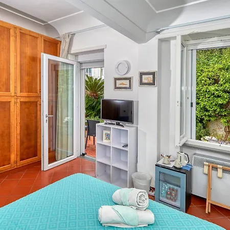 Acquaviva 31 Bed & Breakfast 4*