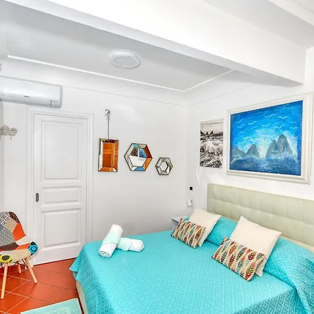 Acquaviva 31 카프리