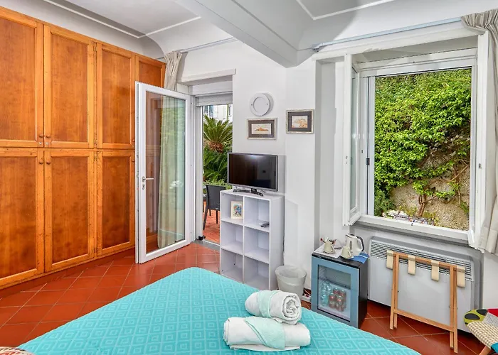 Acquaviva 31 Bed and breakfast 4*